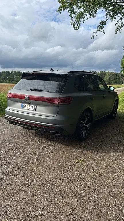 Gebraucht VW Touareg R-line 340 PS (250 kW) 2024 Grau SUV