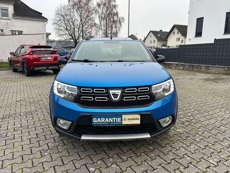 Gebraucht Dacia Sandero Celebration 90 PS (66 kW) 2018 Blau sky SUV