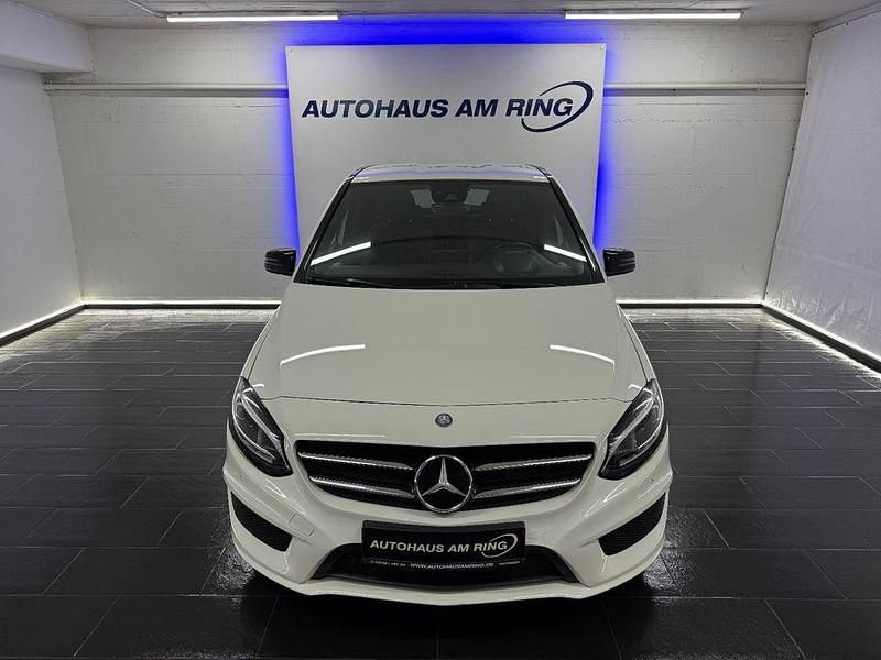 Gebraucht Mercedes B220 AMG 177 PS (130 kW) 2015 Weiß Van / Kleinbus