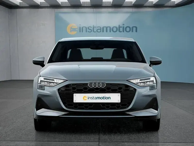 Gebraucht Audi A3 150 PS (110 kW) 2025 Grau Limousine