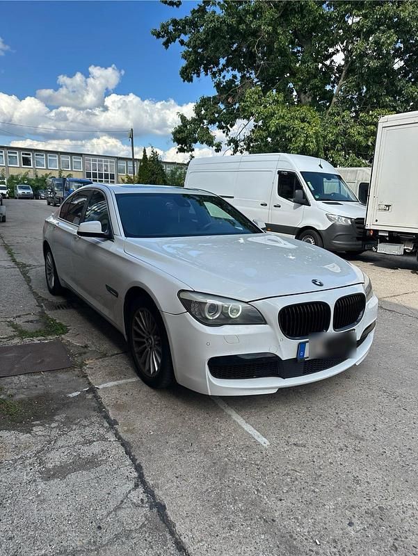 Weiß Gebraucht 2012 BMW 730 M Sport Limousine | 10.490 € (Superpreis) - Bild 1/4