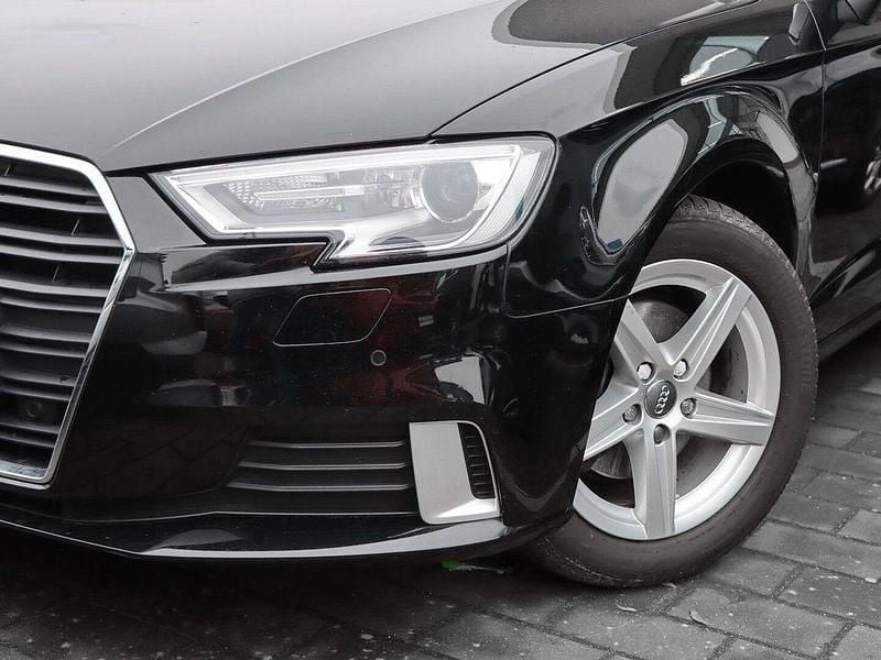 Gebraucht Audi A3 Comfort 116 PS (85 kW) 2019 Schwarz Limousine