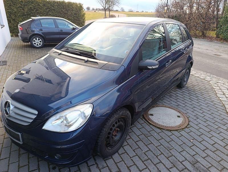 Gebraucht Mercedes B180 109 PS (80 kW) 2007 Blau Van / Kleinbus