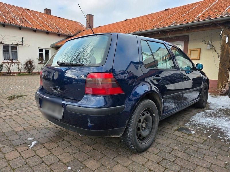 Blau Gebraucht 2000 VW Golf Limousine | 1.000 € (Superpreis) - Bild 1/4