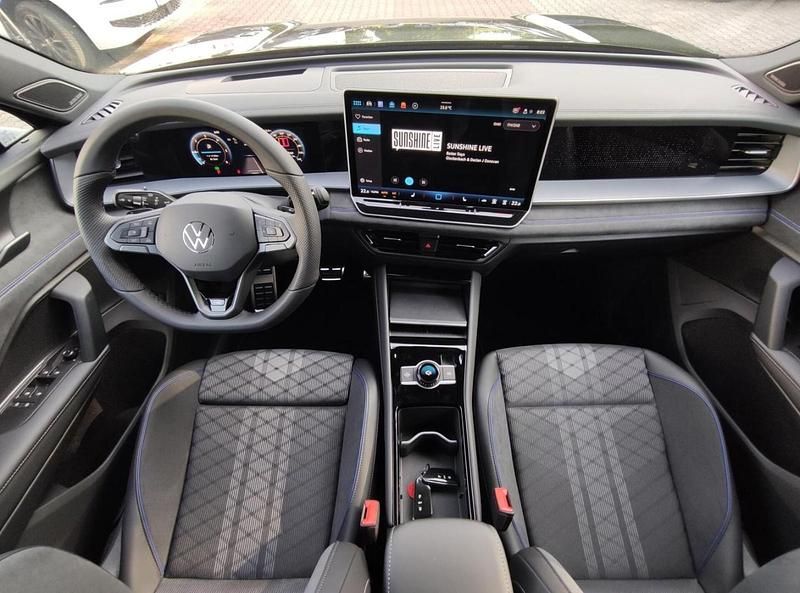Gebraucht VW Tayron R-line 150 PS (110 kW) 2025 Grenadillschwarz metallic SUV