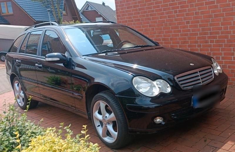 Schwarz Gebraucht 2005 Mercedes C180 Kombi | 3.450 € (Fairer Preis) - Bild 1/4