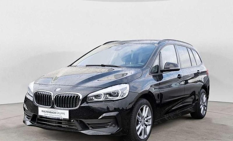 Schwarz ii/bonnet fluid black Gebraucht 2022 BMW 220 Van / Kleinbus | 17.999 € - Bild 1/4