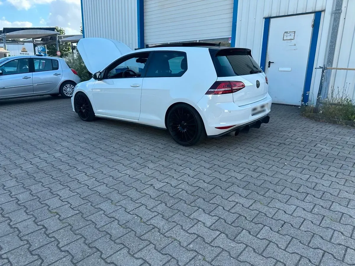 Gebraucht VW Golf VII GTI 300 PS (220 kW) 2013 Weiß Coupé