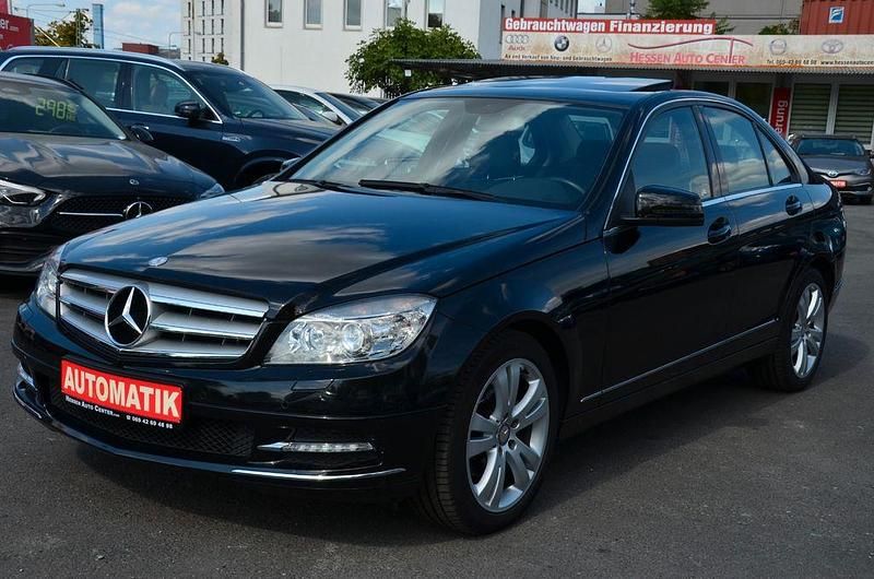 Obsidianschwarz Gebraucht 2010 Mercedes C300 Avantgarde Limousine | 16.900 € (Teuer) - Bild 1/4