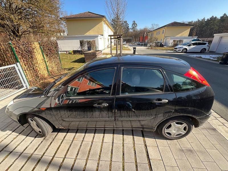 Gebraucht Ford Focus 101 PS (74 kW) 2002 Schwarz Limousine