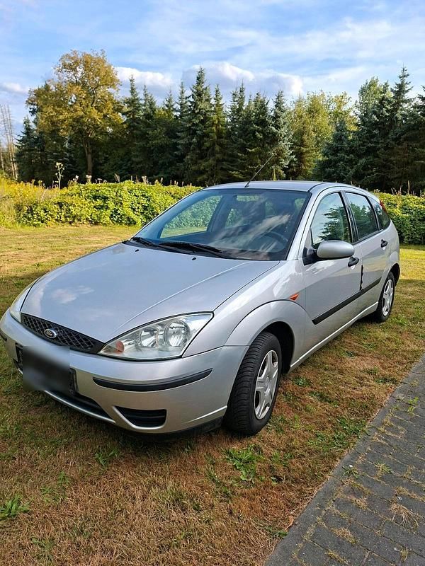 Silber Gebraucht 2003 Ford Focus Kleinwagen | 1.350 € (Fairer Preis) - Bild 1/4