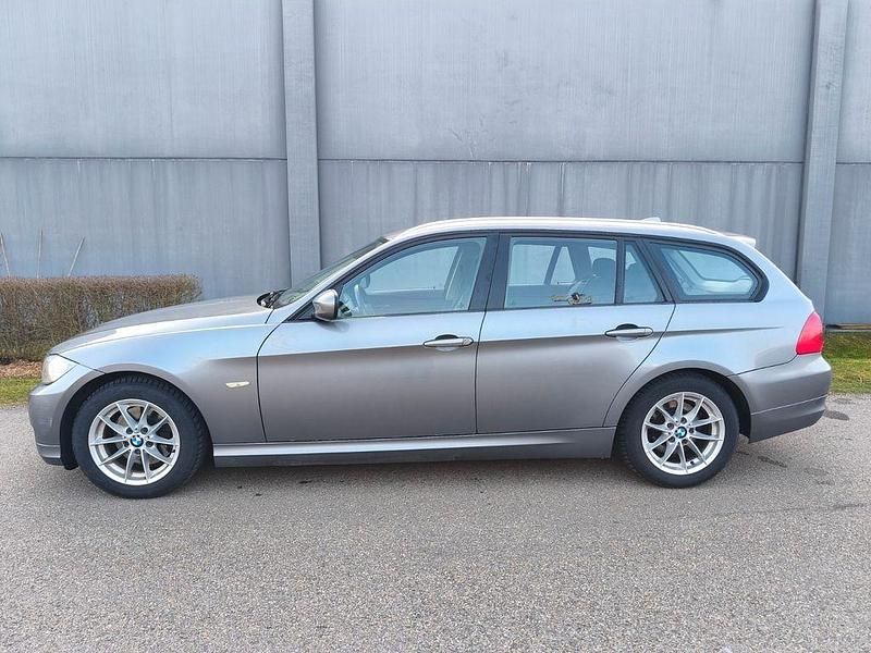 Gebraucht BMW 320 Comfort Edition 184 PS (135 kW) 2012 Grau Kombi