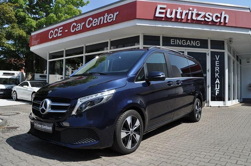 Blau Gebraucht 2021 Mercedes V300 Van / Kleinbus | 52.990 € (Superpreis) - Bild 1/4
