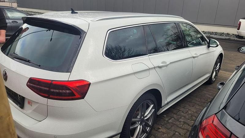 Gebraucht VW Passat Highline 150 PS (110 kW) 2018 Weiß Kombi