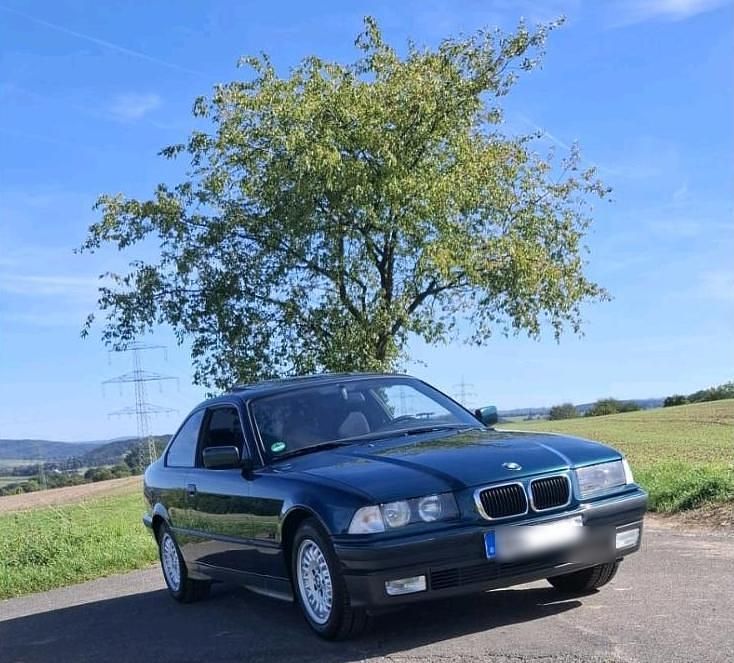 Grün Gebraucht 1996 BMW 316 Coupé | 9.800 € - Bild 1/4