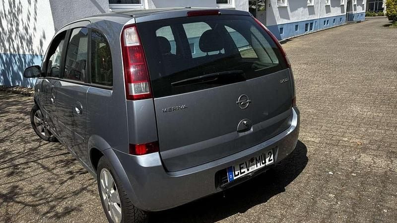Używany Opel Meriva Edition 101 KM (74 kW) 2005 Szary Minivan