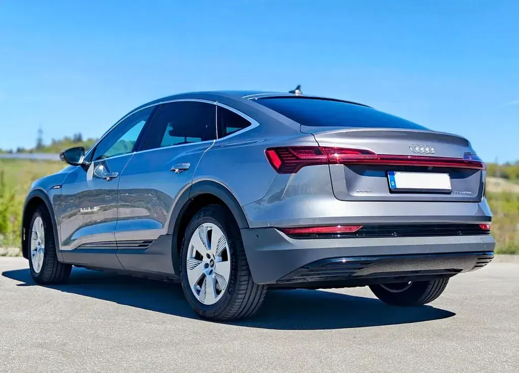 Second-hand Audi e-tron Sportback 300 kW (408 CP) 2021 Gri SUV