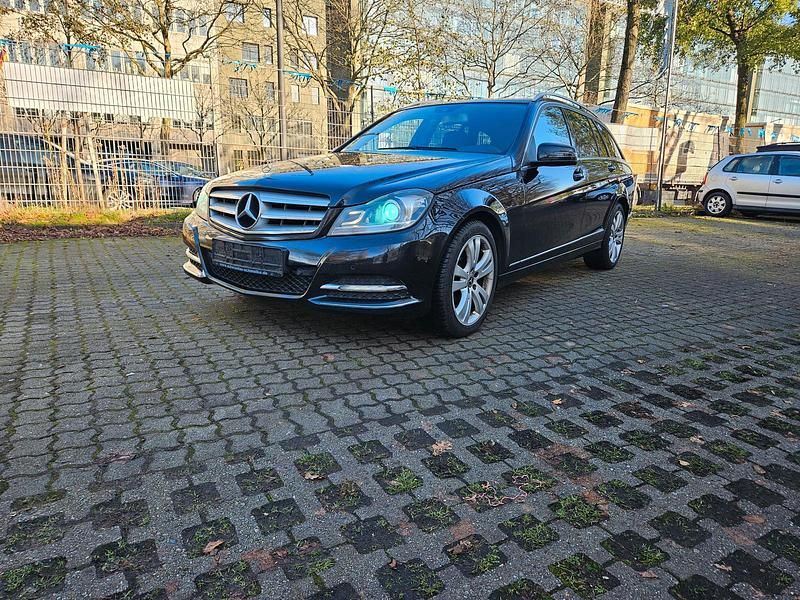 Schwarz Gebraucht 2012 Mercedes C220 Avantgarde Kombi | 7.450 € (Guter Preis) - Bild 1/4
