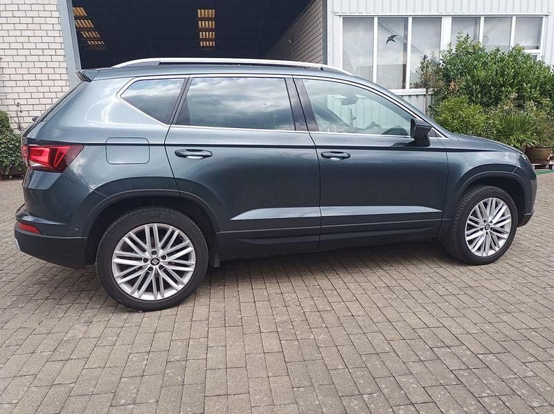 Grau Gebraucht 2019 Seat Ateca XCELLENCE SUV | 20.500 € (Fairer Preis) - Bild 1/4