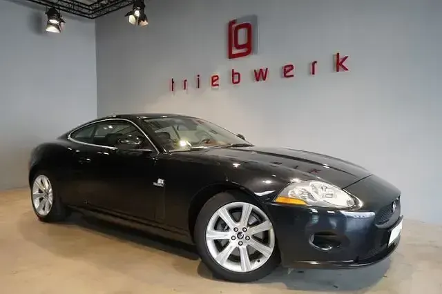 Używany Jaguar XK 298 KM (219 kW) 2007 Czarny Coupe
