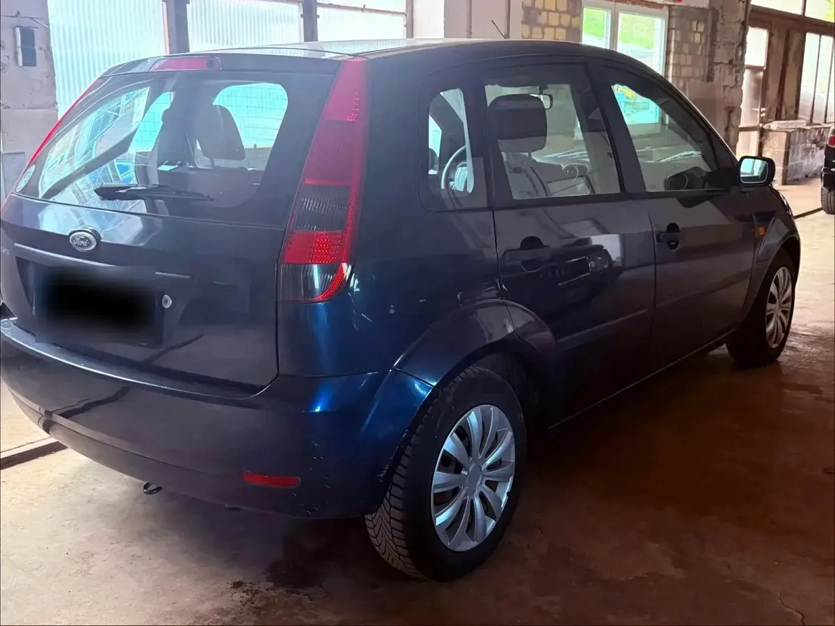 Gebraucht Ford Fiesta 60 PS (44 kW) 2005 Blau Kleinwagen