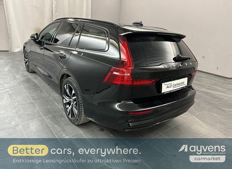 Gebraucht Volvo V60 Plus 197 PS (144 kW) 2024 Schwarz Kombi