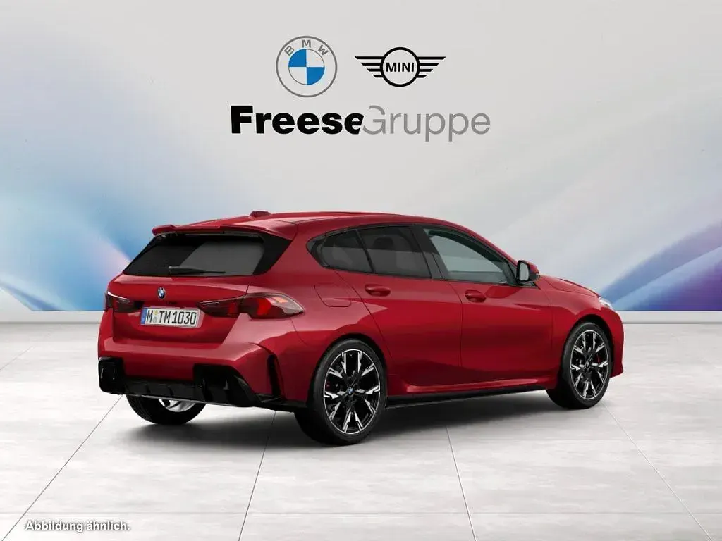 Nowe BMW 120 Performance 170 KM (125 kW) 2026 Czerwony Hatchback