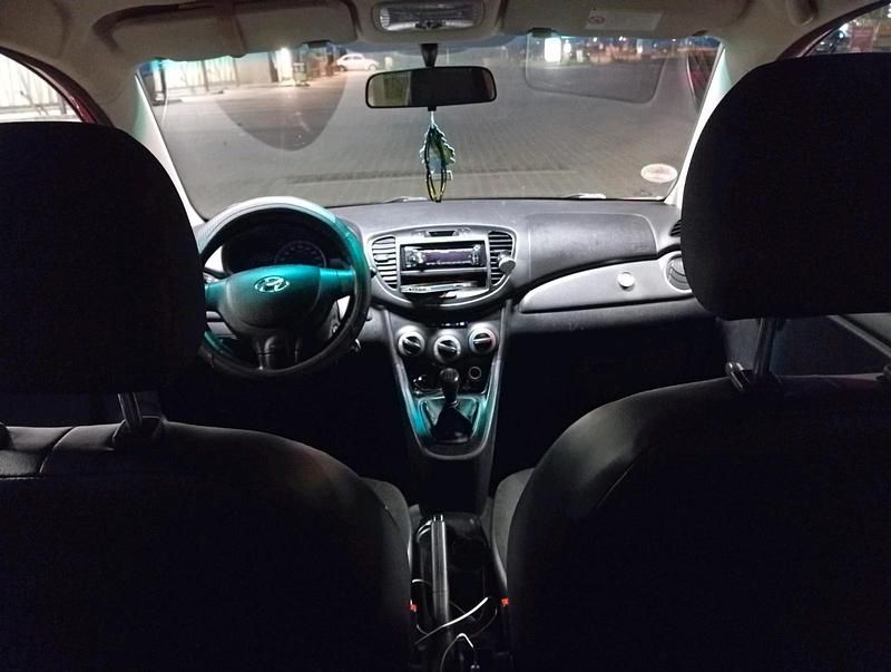 Gebraucht Hyundai i10 69 PS (50 kW) 2013 Rot Kleinwagen