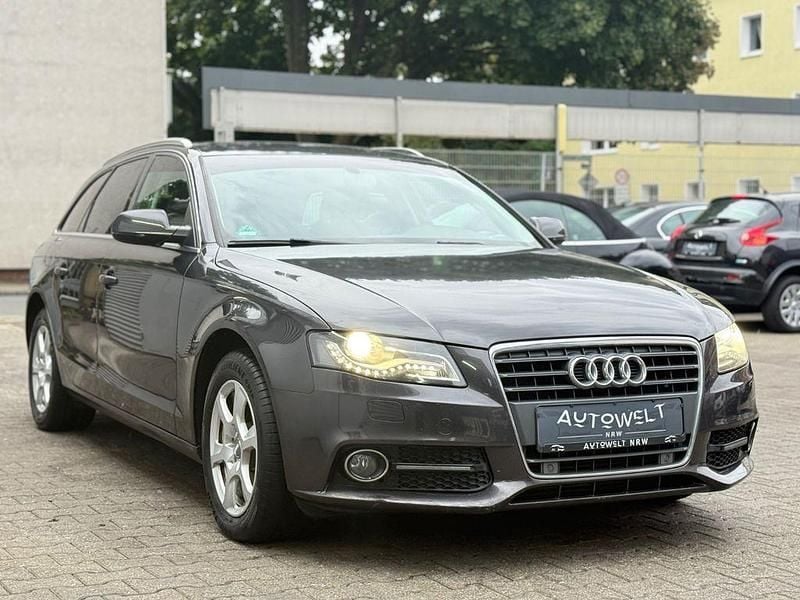 Gebraucht Audi A4 Attraction 160 PS (117 kW) 2011 Grau Kombi