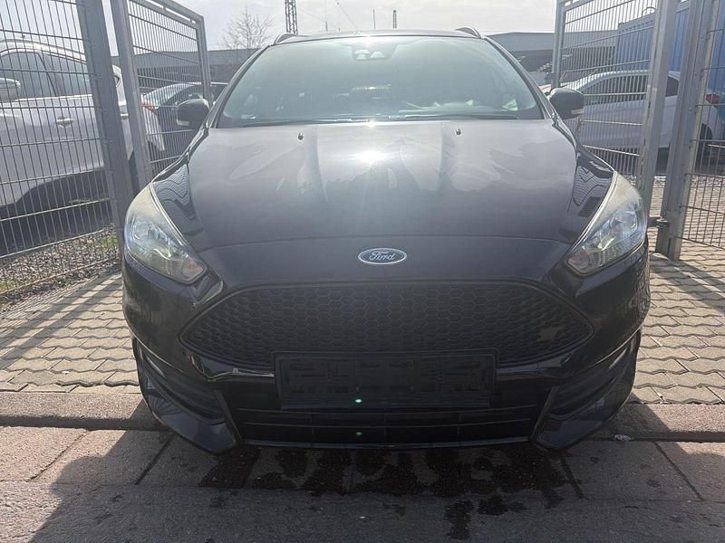 Gebraucht Ford Focus ST 185 PS (136 kW) 2015 Schwarz Limousine
