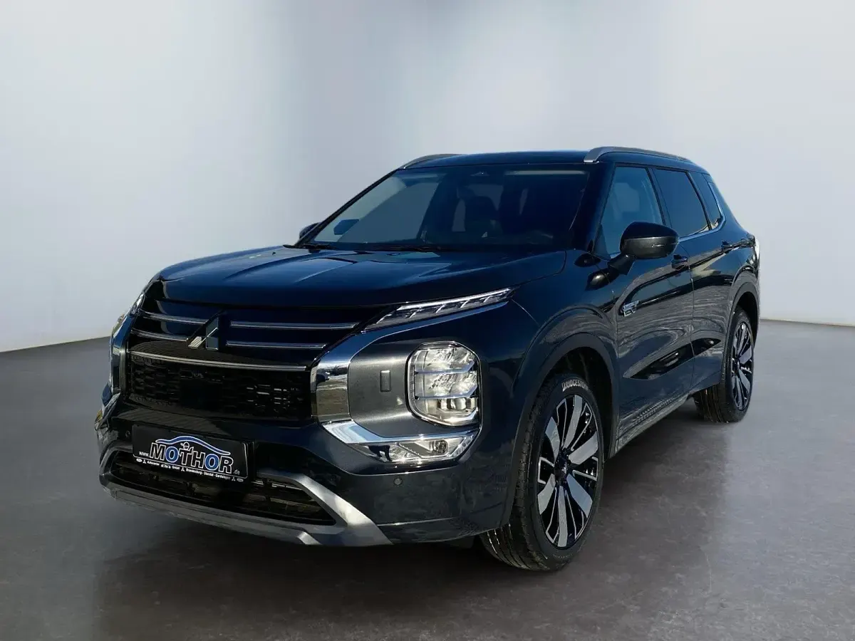 Neu Mitsubishi Outlander P-HEV Top 306 PS (225 kW) 2026 Basaltgrau / pantherschwarz SUV