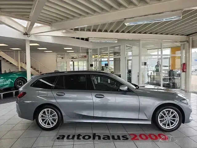 Gebraucht BMW 318 Shadowline 156 PS (114 kW) 2025 Grau Kombi