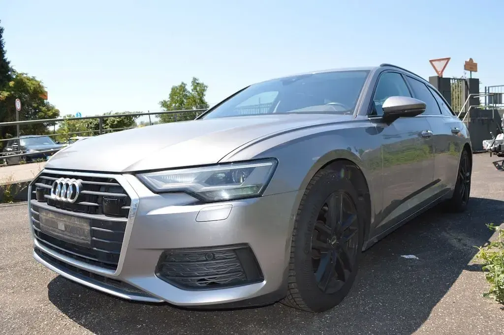 Gebraucht Audi A6 Basis 204 PS (150 kW) 2021 Grau Kombi