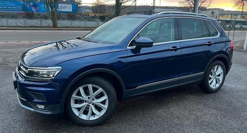 Blau Gebraucht 2020 VW Tiguan Highline SUV | 22.850 € (Superpreis) - Bild 1/4