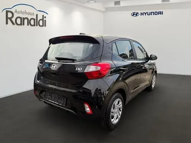 Neu Hyundai i10 Select 63 PS (46 kW) 2025 Phantom black Kleinwagen