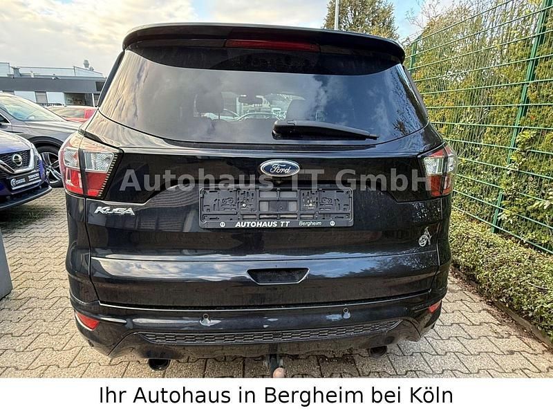 Gebraucht Ford Kuga ST-Line 179 PS (131 kW) 2018 Schwarz SUV