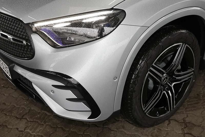 Gebraucht Mercedes GLC300 Night 258 PS (189 kW) 2025 Metalliclack hightechsilber SUV