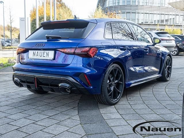 Gebraucht Audi RS3 Sport 400 PS (294 kW) 2025 Blau Limousine