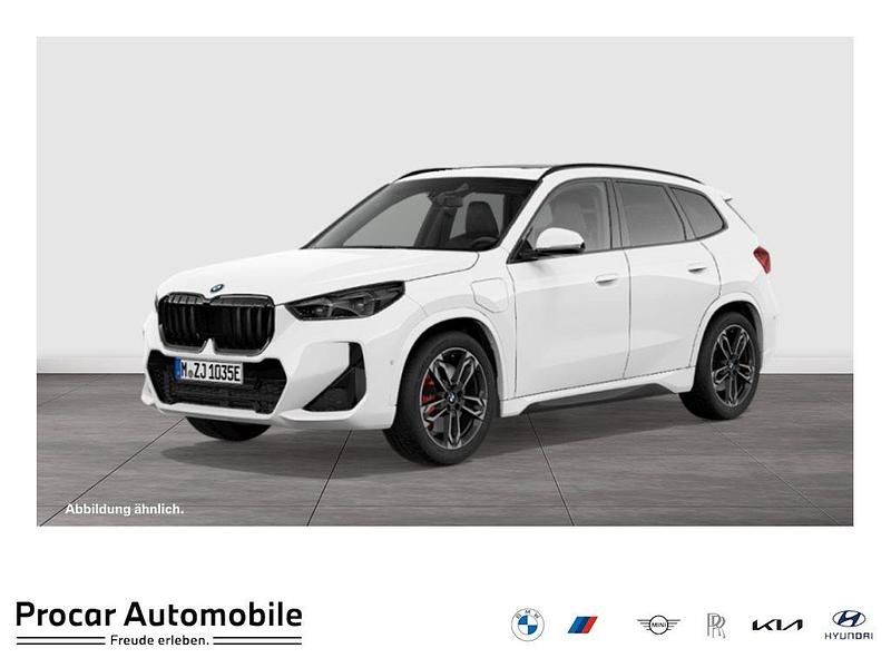 Alpinweiß uni Neu 2025 BMW X1 M Sport SUV | 53.240 € (Fairer Preis) - Bild 1/4