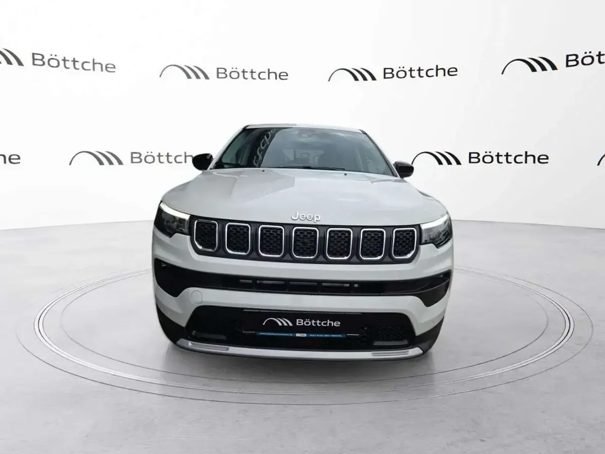Neu Jeep Compass Altitude 131 PS (96 kW) 2025 Weiß SUV