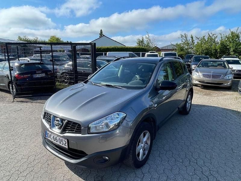 Grau Gebraucht 2013 Nissan Qashqai SUV | 3.900 € (Superpreis) - Bild 1/4