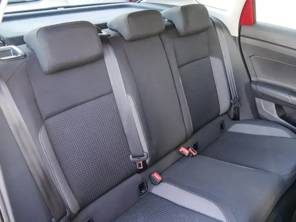 Używany VW Taigo Basis 95 KM (69 kW) 2022 Czerwony SUV