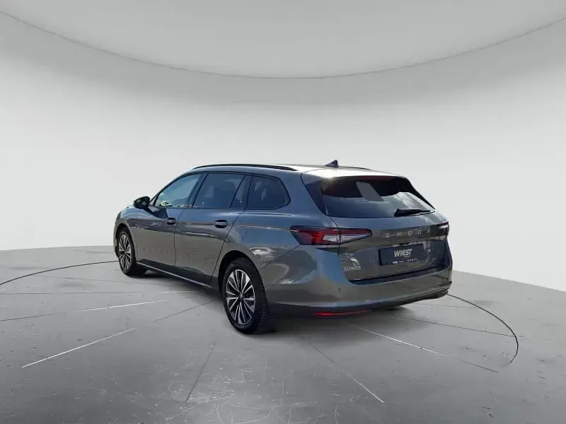 Gebraucht Skoda Superb Selection 204 PS (150 kW) 2025 Graphitegrau metallic Kombi