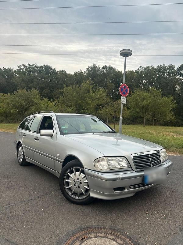 Silber Gebraucht 1998 Mercedes C180 Kombi | 2.150 € (Superpreis) - Bild 1/4