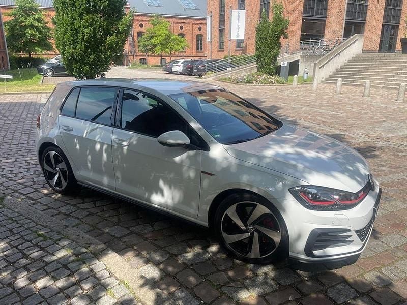 Weiß Gebraucht 2018 VW Golf VII GTI Limousine | 22.500 € (Fairer Preis) - Bild 1/4