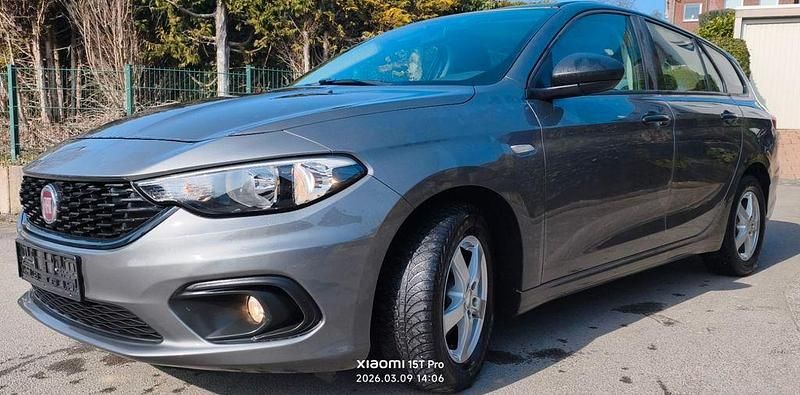 Gebraucht Fiat Tipo 95 PS (69 kW) 2019 Grau Limousine