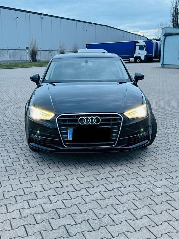Schwarz Gebraucht 2015 Audi A3 Limousine | 12.899 € (Guter Preis) - Bild 1/4