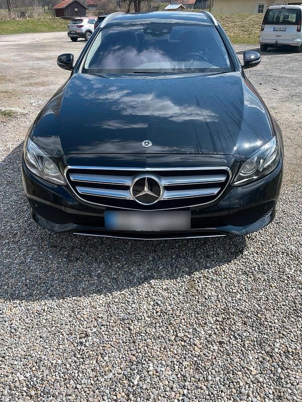 Gebraucht Mercedes E350 258 PS (189 kW) 2018 Schwarz Kombi