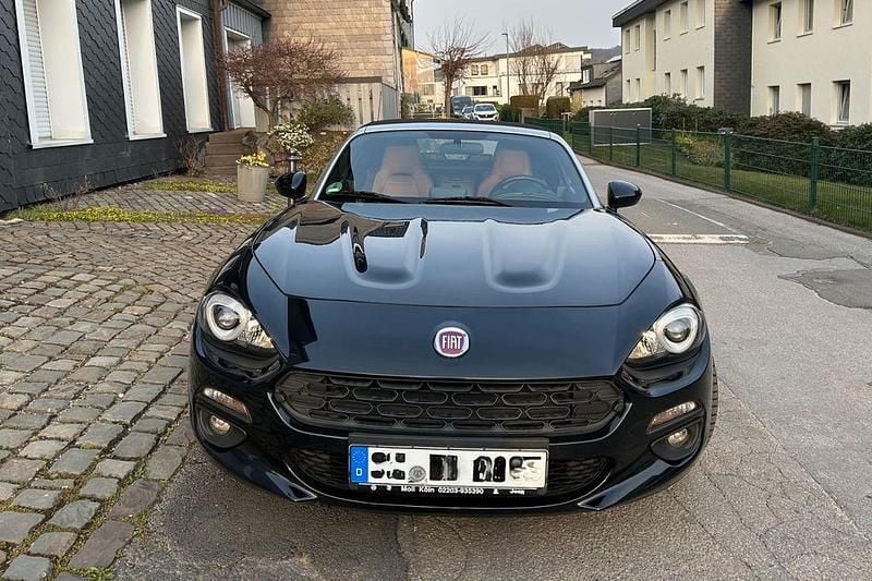 Gebraucht Fiat 124 Spider Lusso 140 PS (102 kW) 2018 Schwarz Cabrio