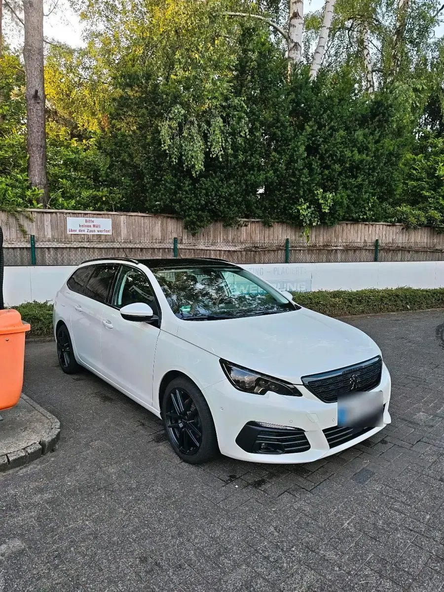 Gebraucht Peugeot 308 150 PS (110 kW) 2019 Andere farben Kombi